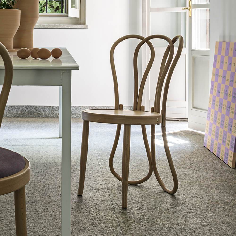 Mundus discount bentwood chairs